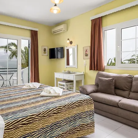 Rania - Rania & 3* لاسي