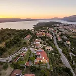 Rania - Rania & Lassi (Kefalonia)