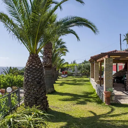Studios Rania Aparthotel