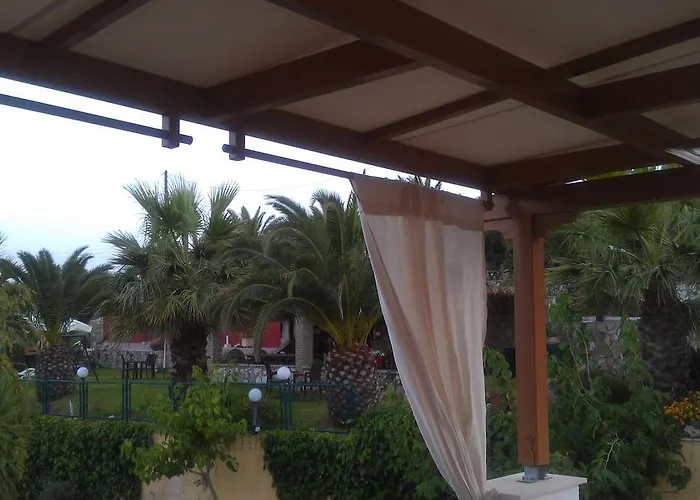 Rania - Rania & Lassi (Kefalonia)
